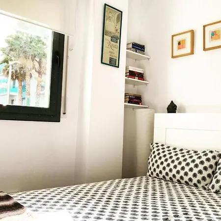 Con Piscina Y Parking En Apartament