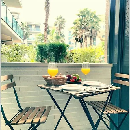 Con Piscina Y Parking En Apartament Lloret de Mar