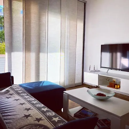 Con Piscina Y Parking En Apartament *