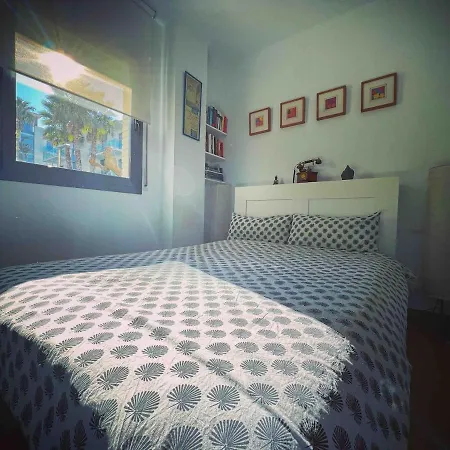 Con Piscina Y Parking En Apartament
