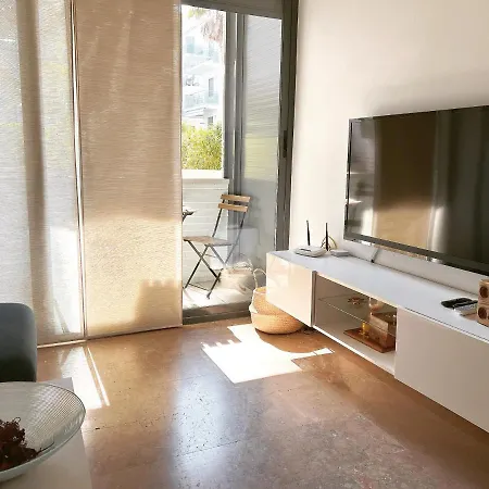 Con Piscina Y Parking En Apartament *