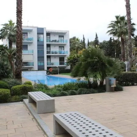 Appartement Con Piscina Y Parking En *