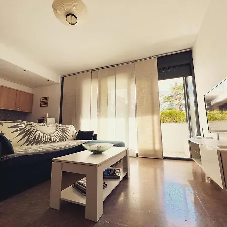 Con Piscina Y Parking En Appartement